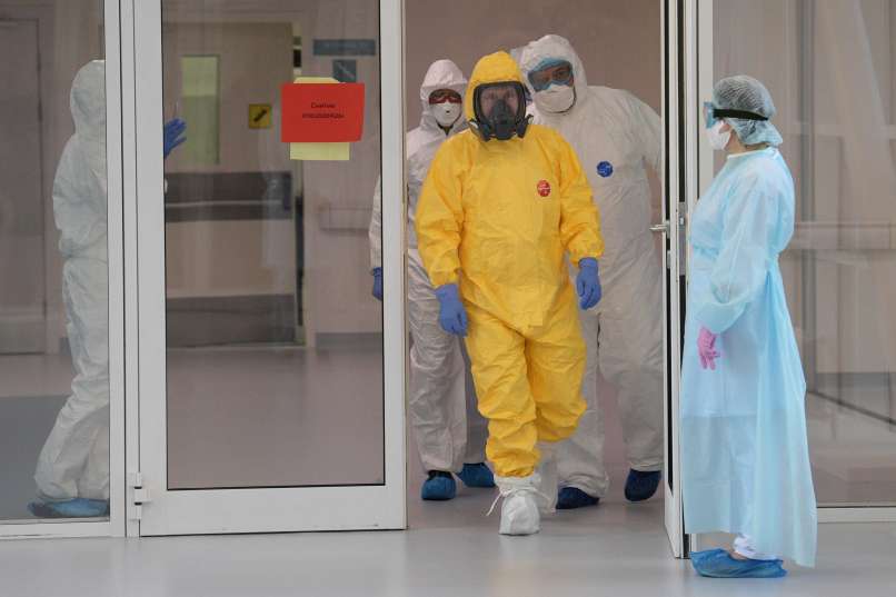 vladimir-putin, koronavirus, zaščitna-obleka, bolnišnica