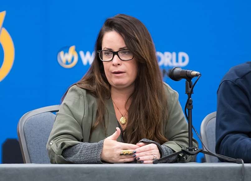 Holly Marie Combs