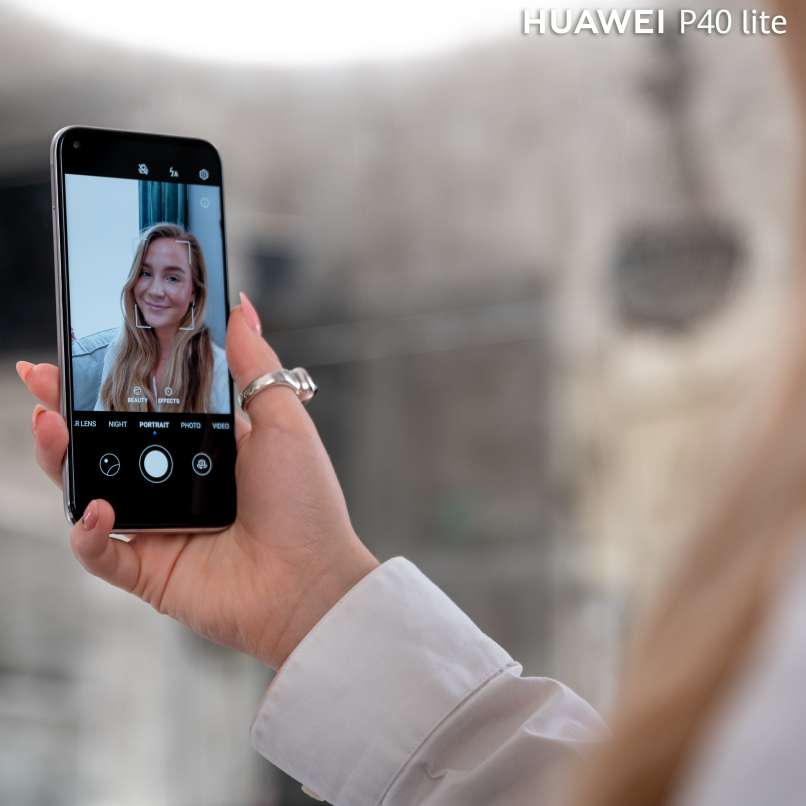 P40 lite 4