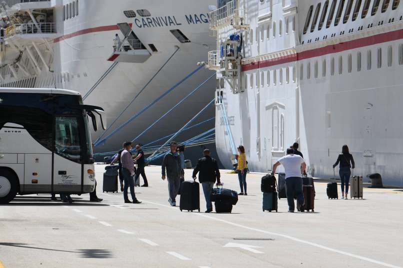 ladja-za-križarjenje, križarka, carnival-breeze