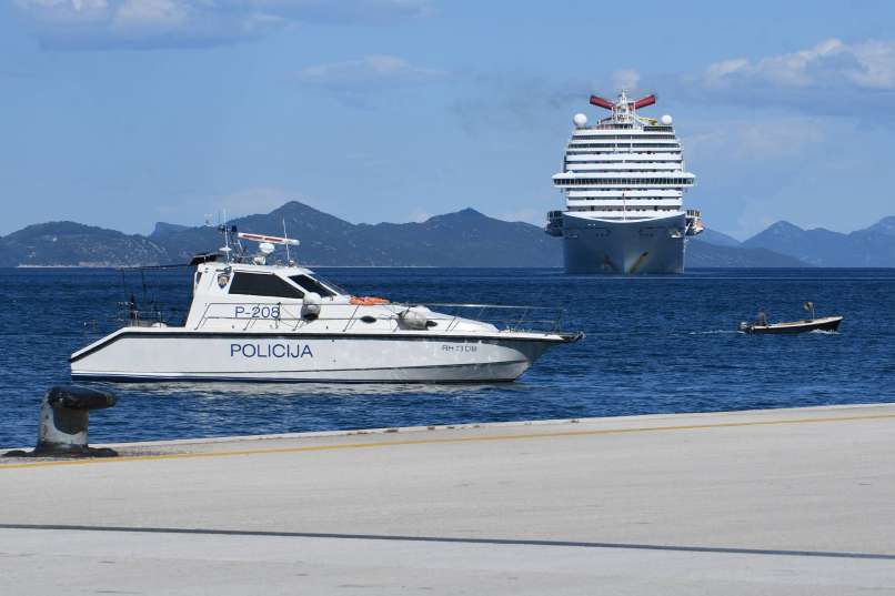 ladja-za-križarjenje, križarka, carnival-breeze