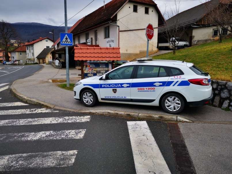 policijski-avto, dolnji-suhor
