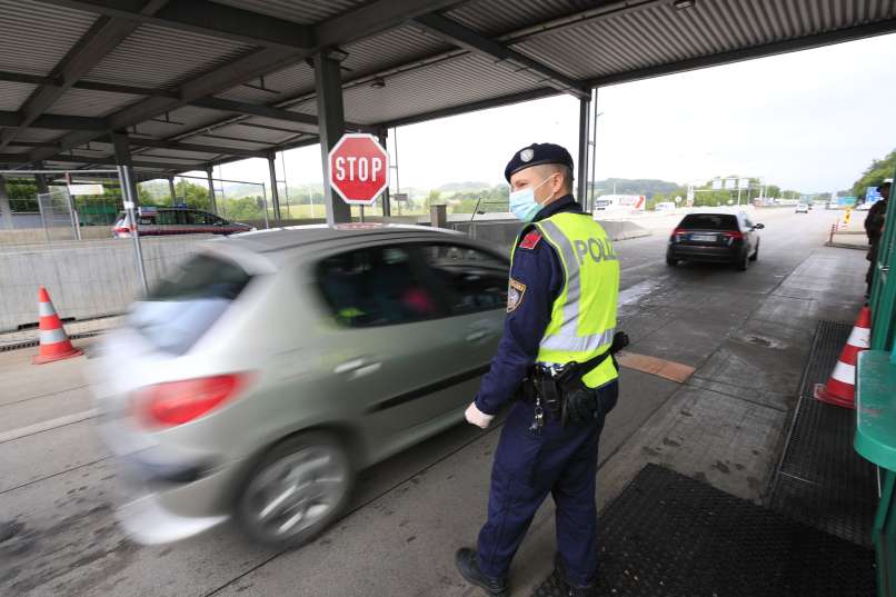 avstrija meja policija spielfeld pf1