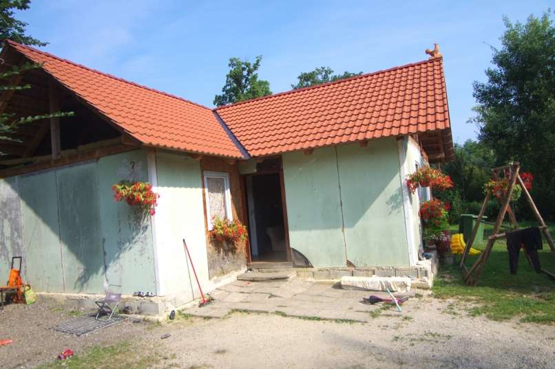 Družina Jurkovič, hiša