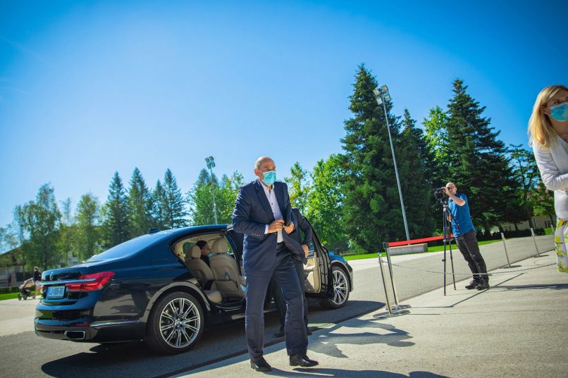 janez jansa bmw limuzina kpv