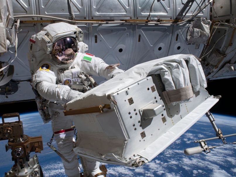 iss, astronavti