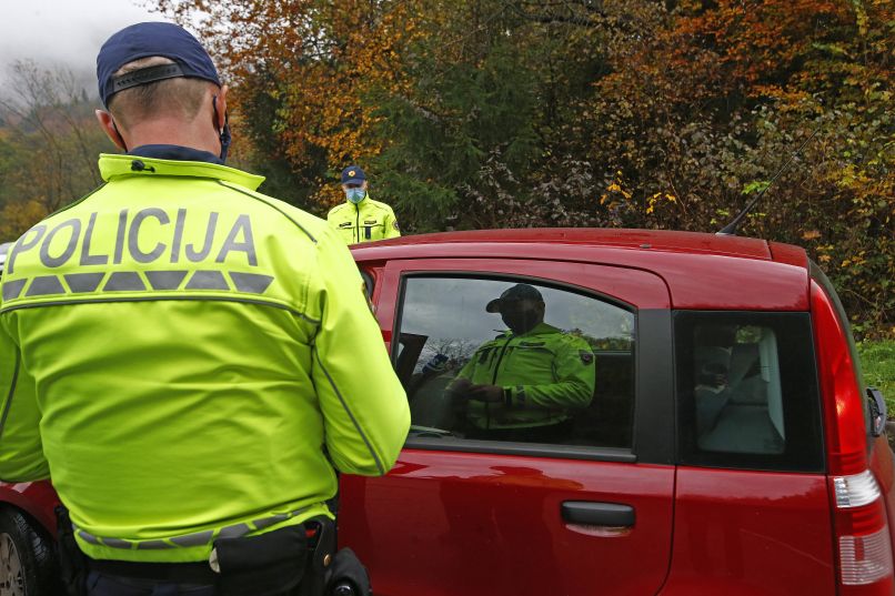 slovenska-policija, nadzor, kontrola, občinska-meja, koronavirus, covid-19