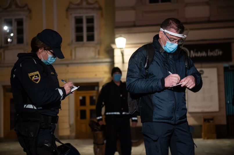 policija