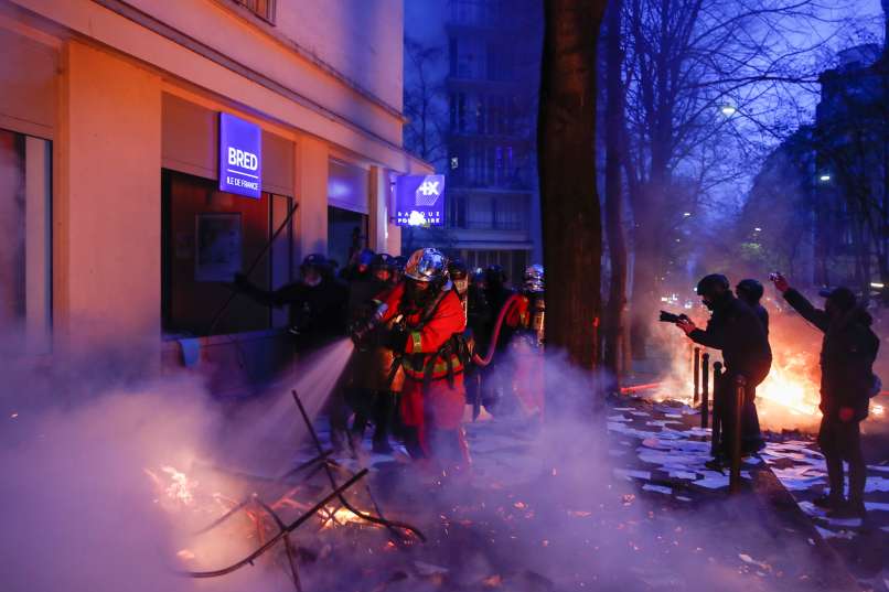 protesti-v-parizu