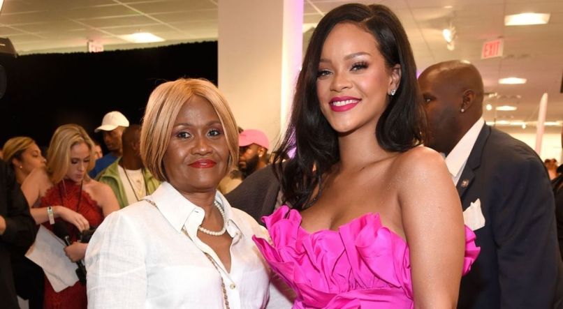 rihanna in mama