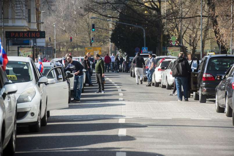 taksisti, protestna vožnja1