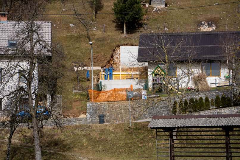 dela tonin hiša