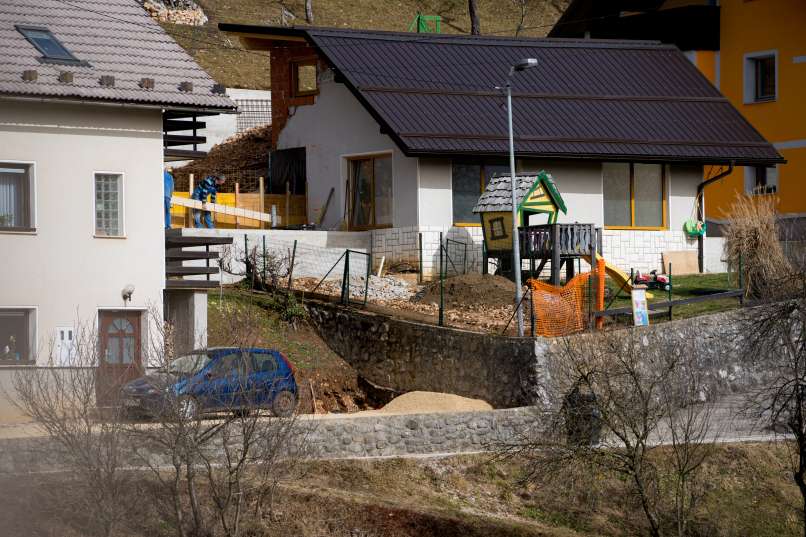 Pomožni objekt Tonin