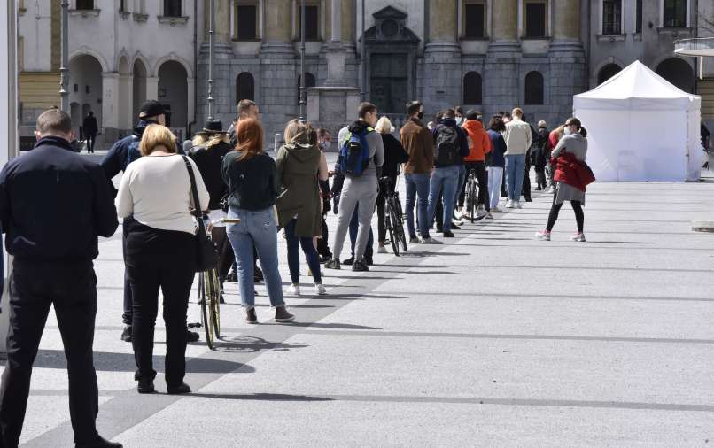 testiranje, bris, koronavirus, ljubljana