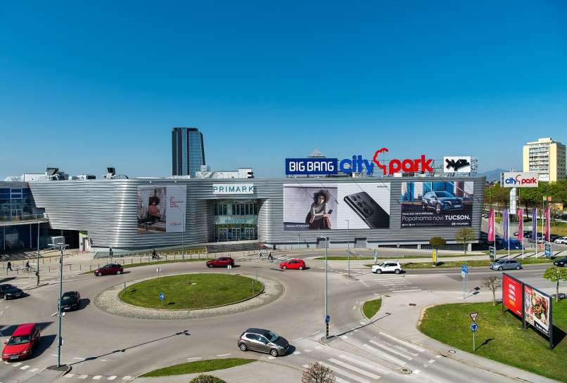 Citypark je največje nakupovalno središče v Sloveniji (foto Robert Krumpak)