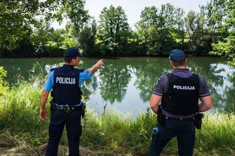 kolpa, meja, policija