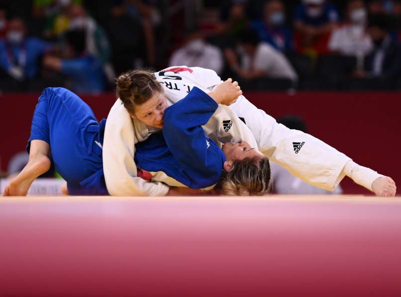 Tina Trstenjak, Maria Centracchio
