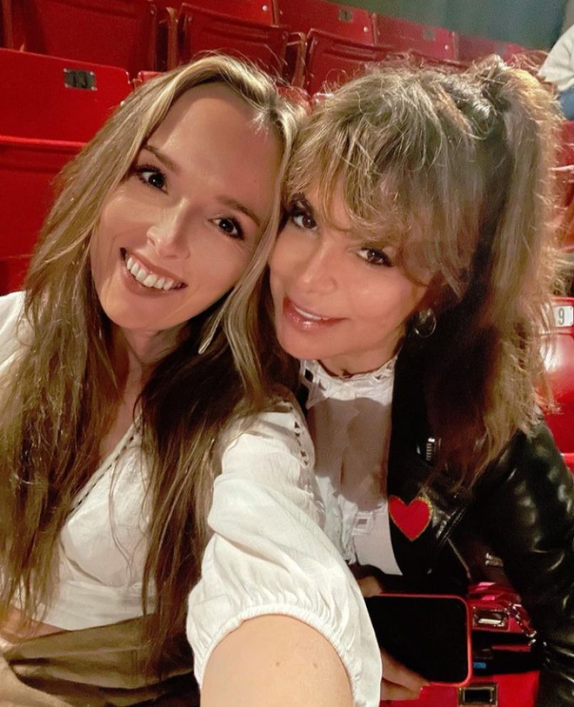 1_nika kljun paula abdul