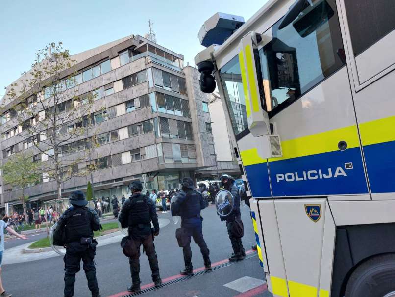 policija, rtv, protest 29.09.2021 pl