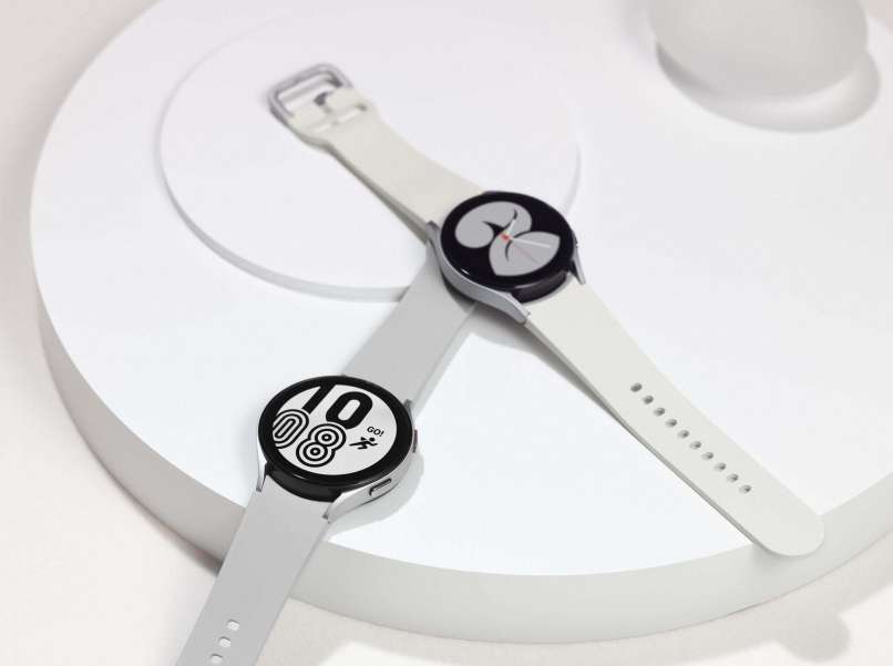 F_02_04 Fresh Family_03_galaxywatch4_family_silver_silver_L