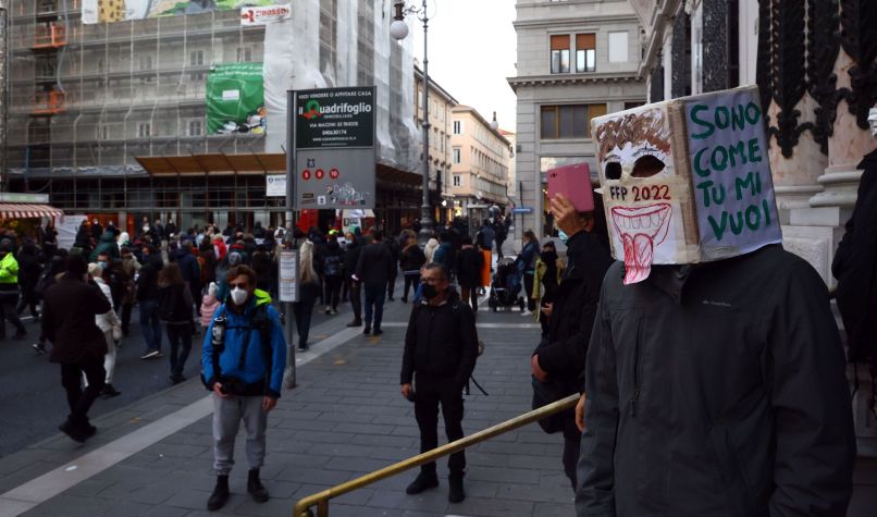 protest, trst, covidno-potrdilo
