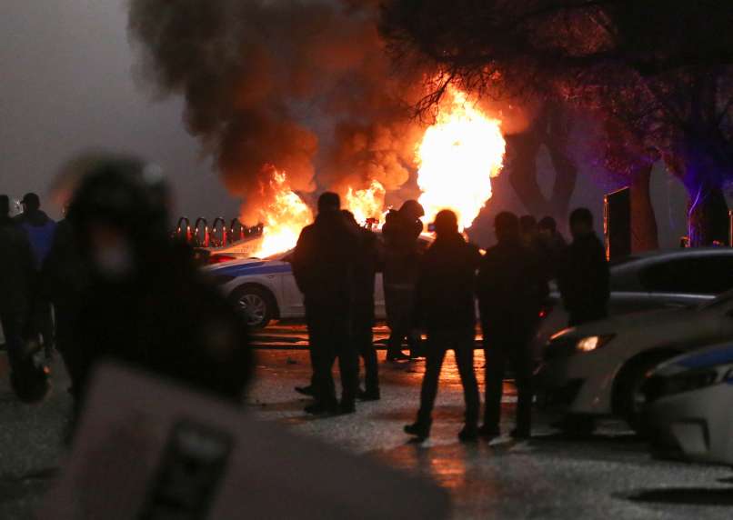 požar, protesti, policija, kazahstan