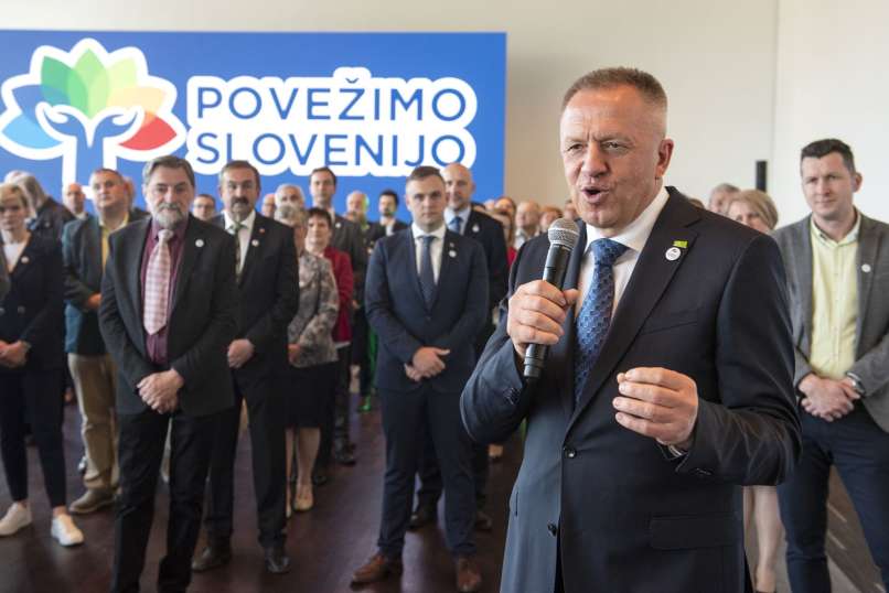 pocivalsek povezimo slovenijo