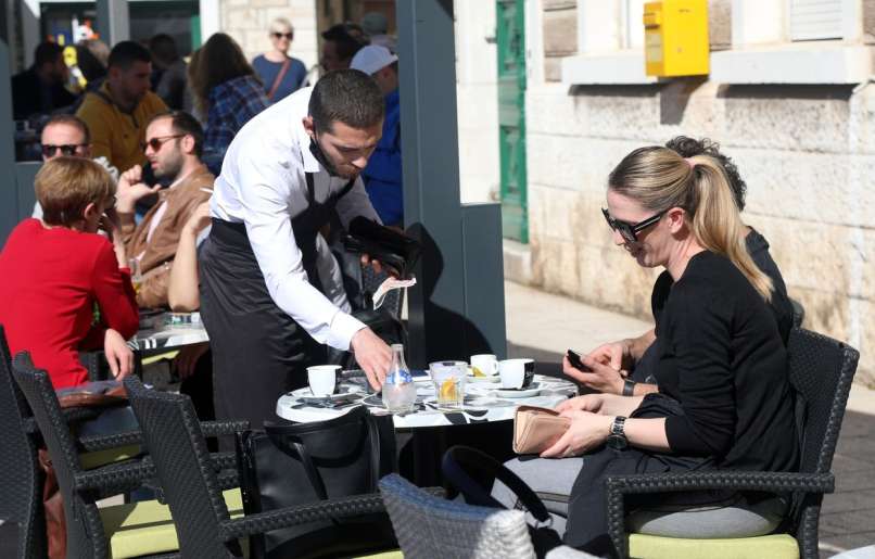 šibenik, lokal, natakar