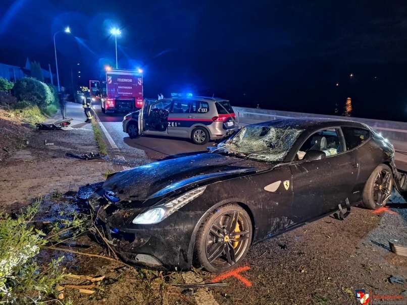 ferrari-ff