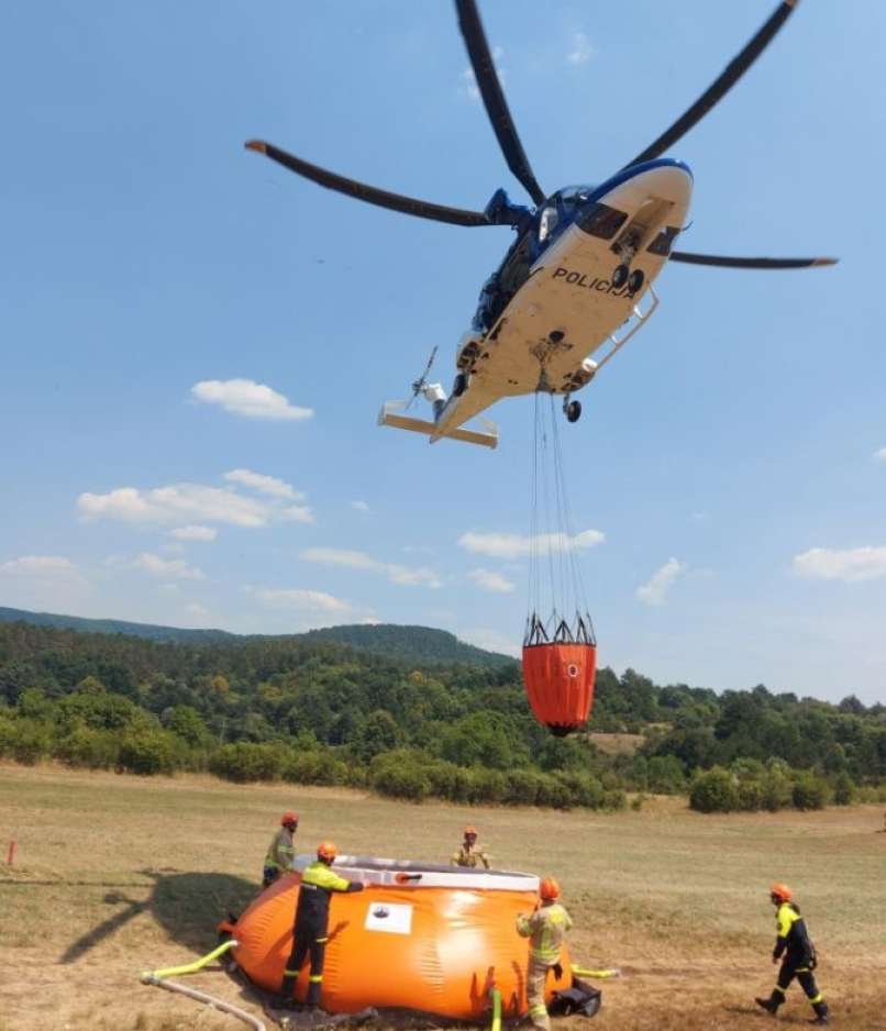 helikopter, požar, slavnik