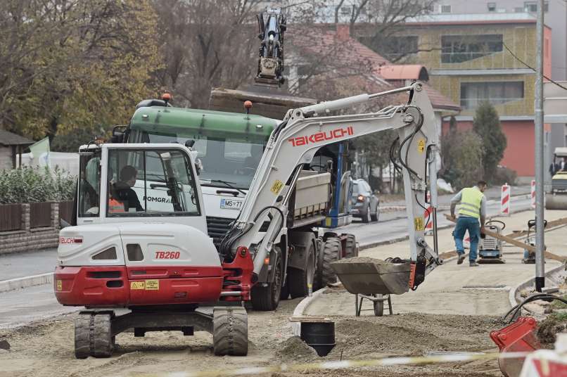 gradbišče, delavci, cesta, gradnja, pomgrad, asfalt