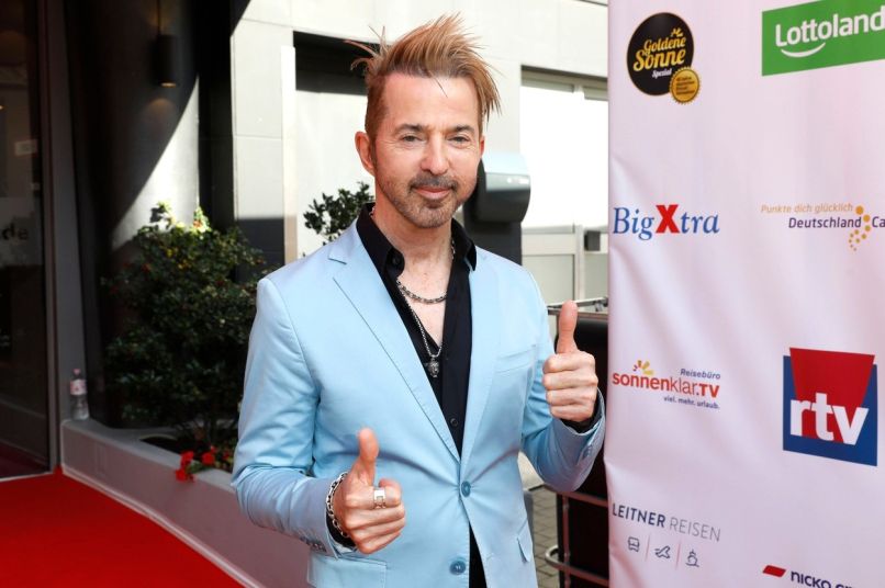 Limahl jih šteje 64 in še vedno gostuje v različnih oddajah in na turnejah glasbe iz osemdesetih