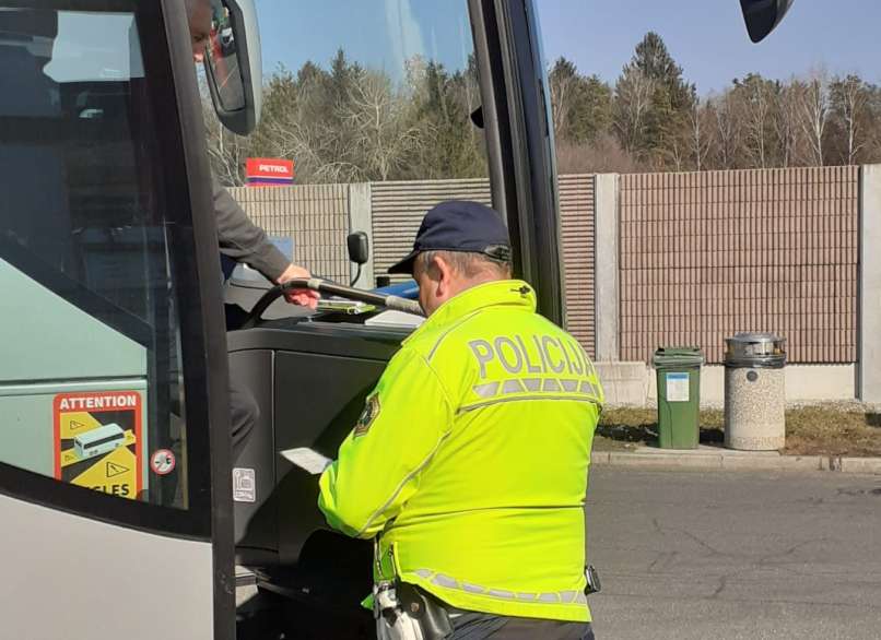 policija avtobus