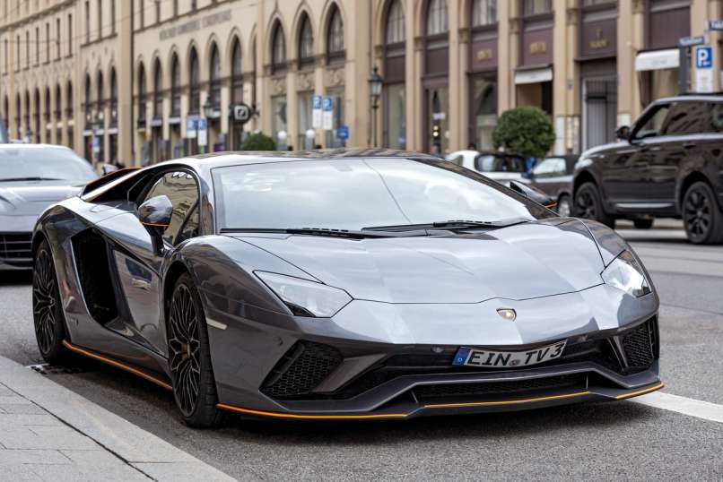 Lamborghini Aventador