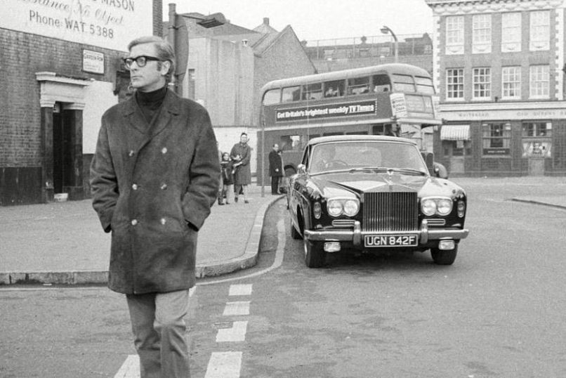 Predstavnik delavskega razreda  iz Londona s svojim Rolls-Royceom