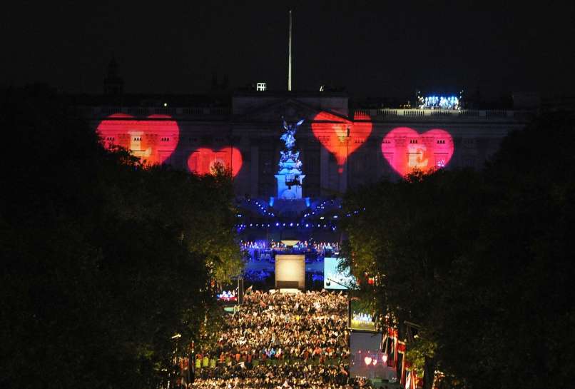 Koncert na strehi Buckinghamske palače ob diamantni obletnici kraljice Elizabete so odigrali leta 20