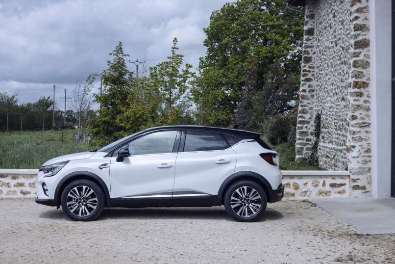 2021_-_Essais_presse_Renault_Captur_E-TECH_Hybrid_-_Version_Initiale_Paris