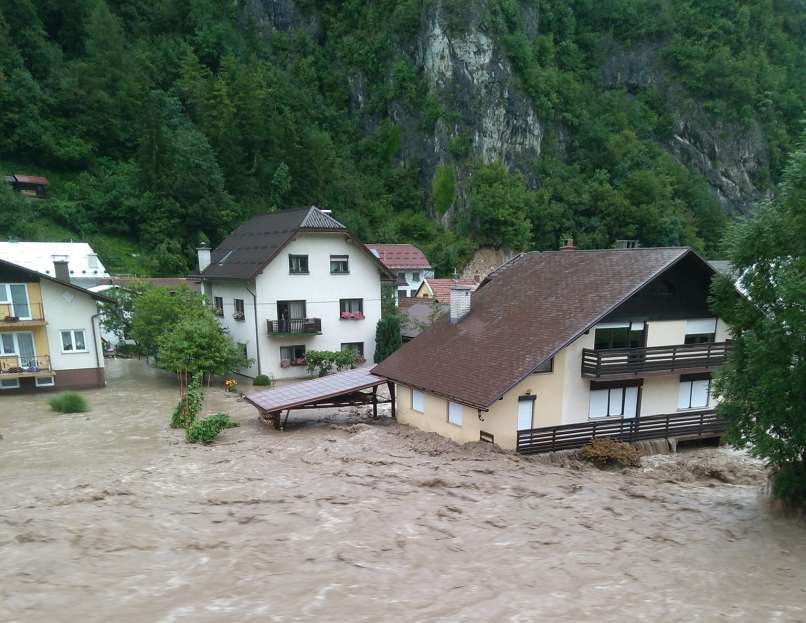 poplave, črna na koroškem