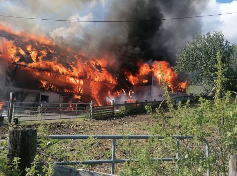 požar, irschen, hlev