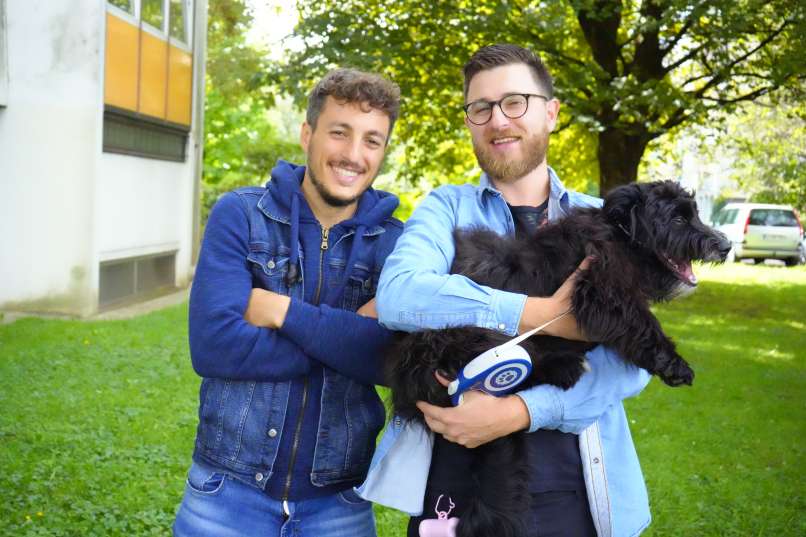 Za kulisami Fejmičev: Tu je tudi črn kosmatinec