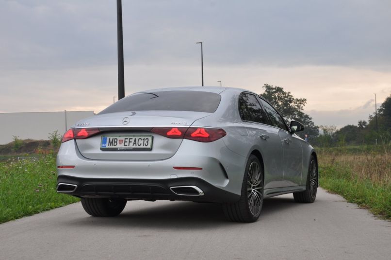 mercedes, serija-e, slo-predstavitev