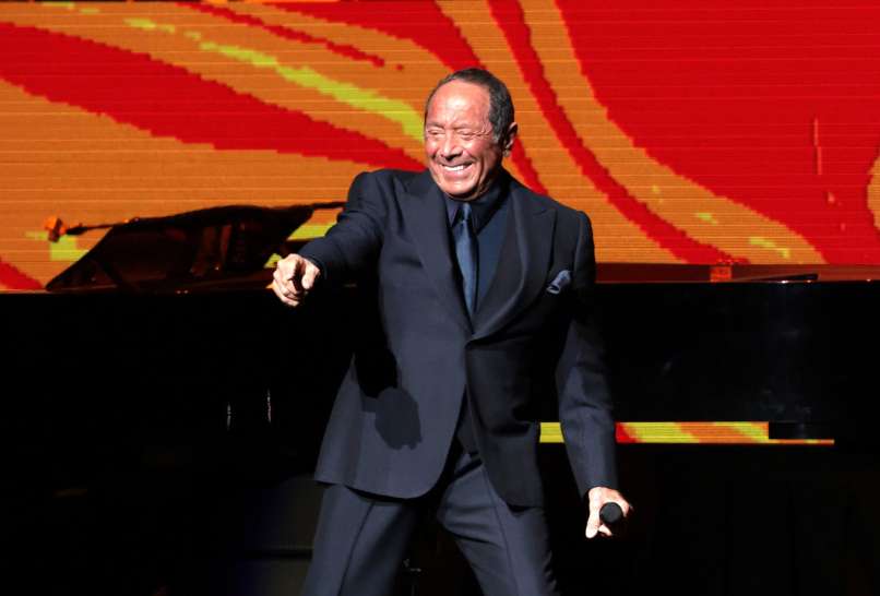 82-letni Paul Anka na koncertu v Hard Rock hotelu v Miamiju marca letos
