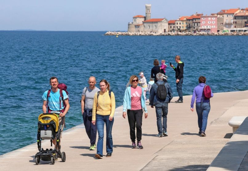 turizem, obala, turisti, počitnice