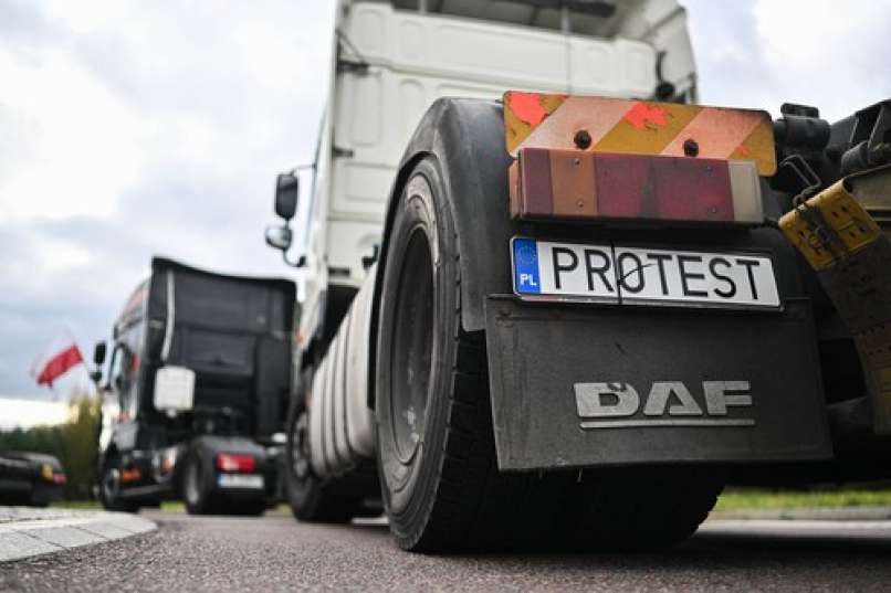 polish-truckers-protest-2