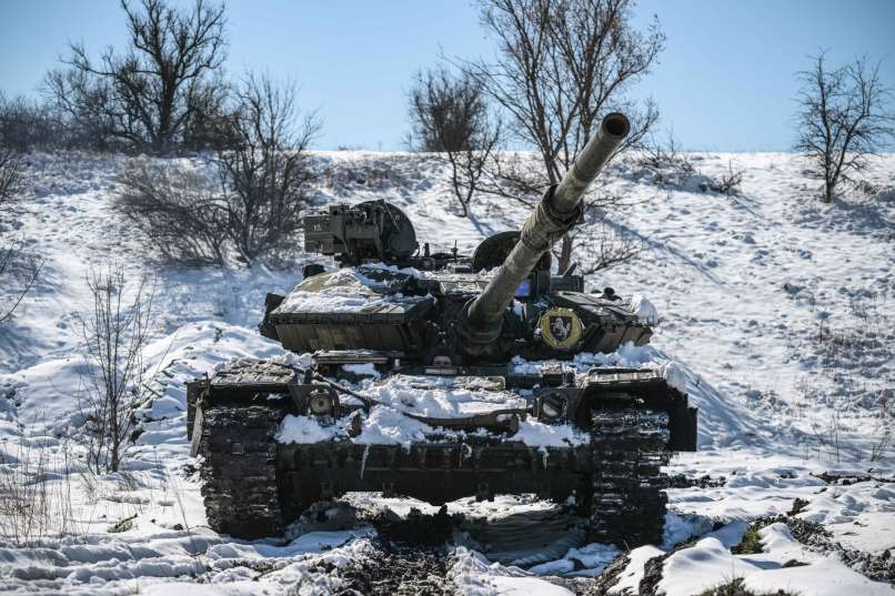 ukraine-snow-tanks