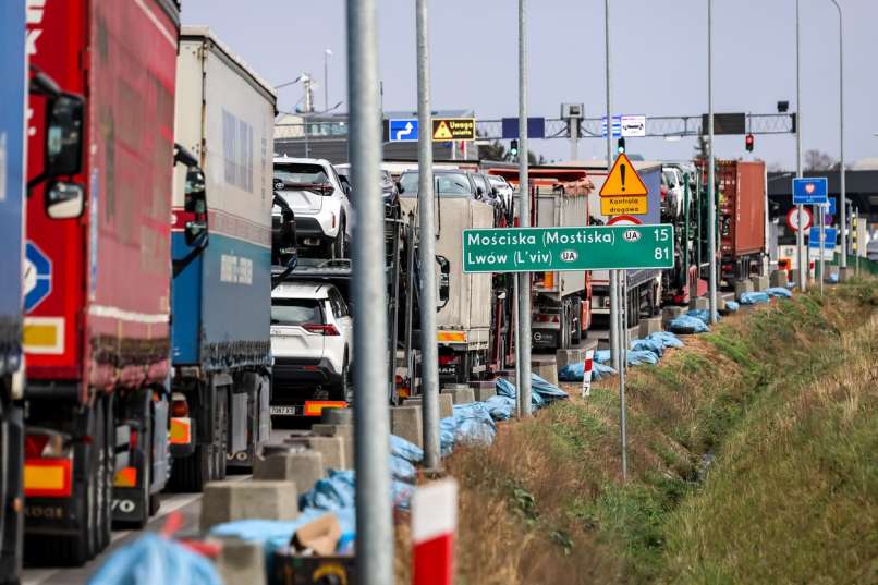 medika, tovornjaki, ukrajinsko-poljska meja
