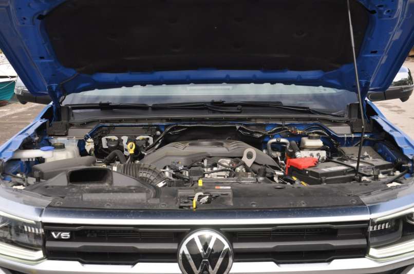 VW Amarok TDI V6 4Motion Aventura (3)