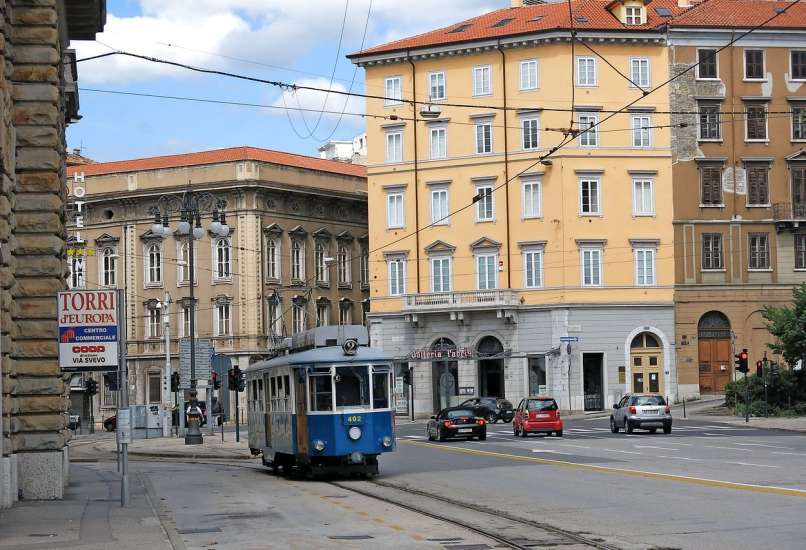 93-tram