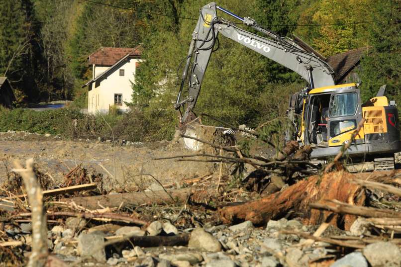 Ljubno ob Savinji, poplave, bager, uničenje