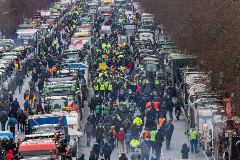 kmeti, berlin, protest